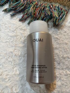OUAI Detox Shampoo - Silver Metallic Bottle